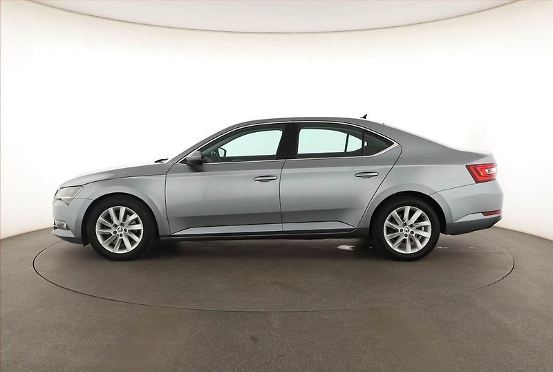 Škoda Superb (2019) Ambition 2.0 TDI, Automat - fotka 3 z 19
