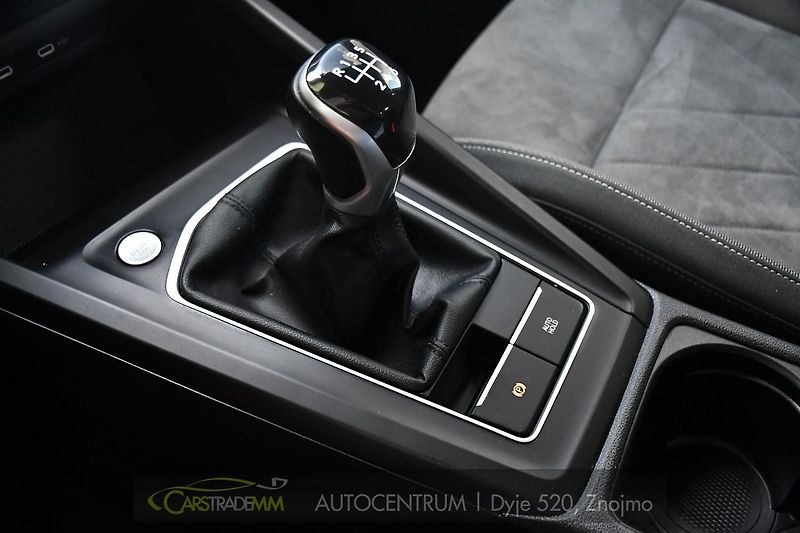 Volkswagen Golf 2.0TDi LED ACC 1M ČR  - fotka 35 z 52
