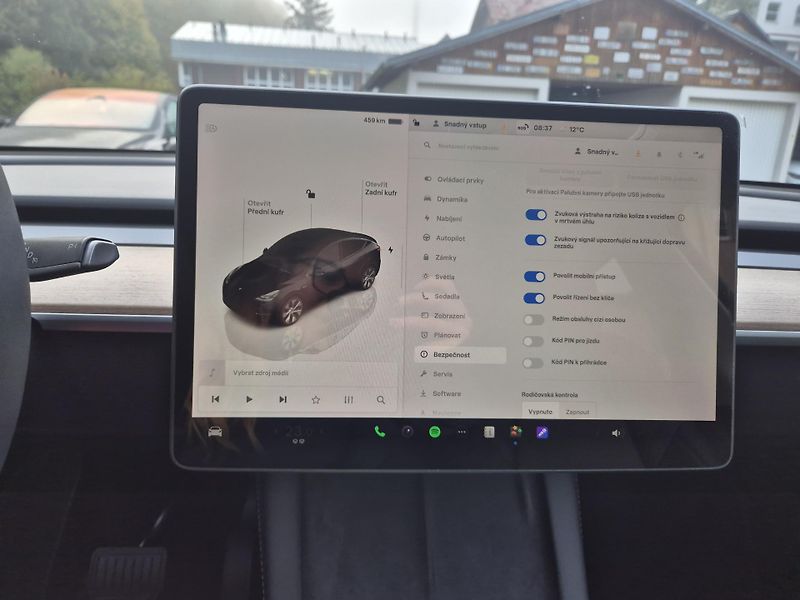 Tesla Model Y LONG RANGE DUAL MOTOR TZ 93,6% - fotka 25 z 48
