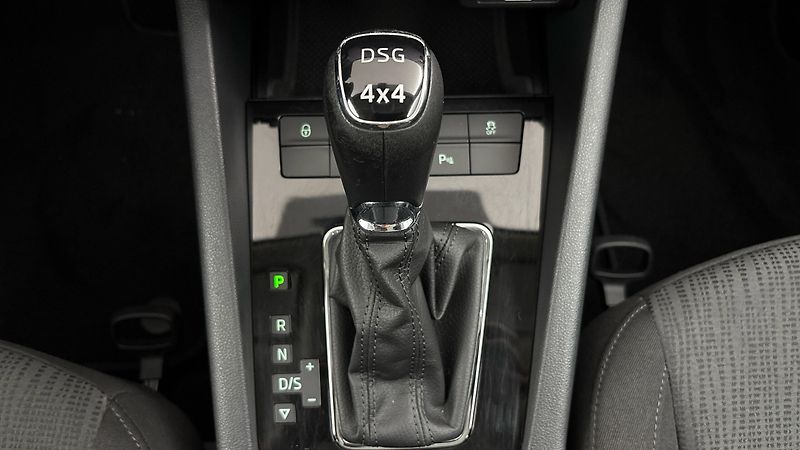 Škoda Octavia 2.0 TDI DSG 4x4 Style Combi - fotka 23 z 25