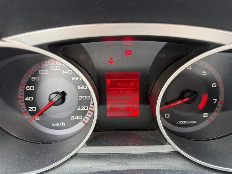 Mitsubishi Outlander 2,4 MIVEC 125kW-LPG-4x4-SERVIS - fotka 18 z 33