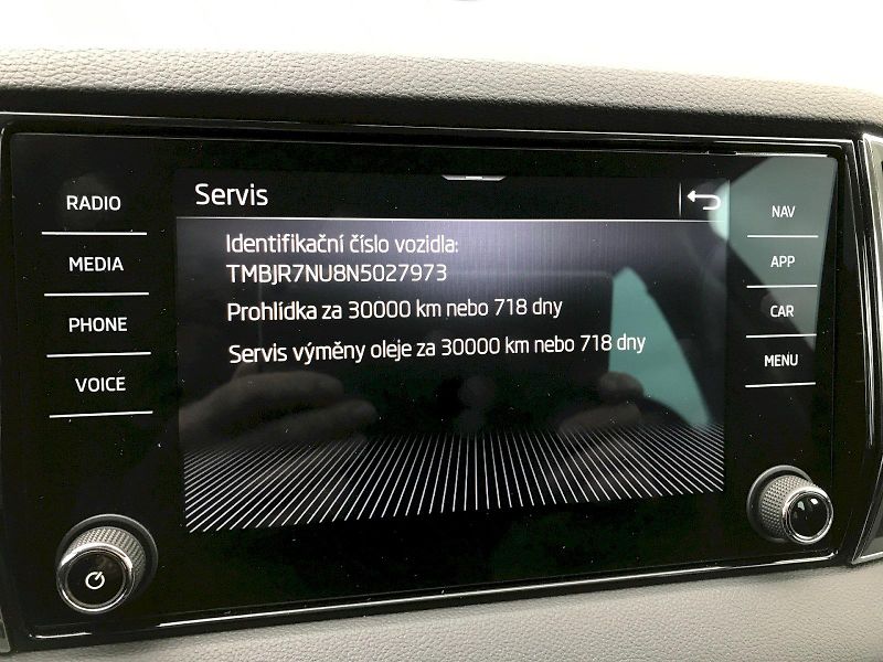 Škoda Karoq (2022) STYLE Plus TSI 1.5/110KW 6MP - fotka 25 z 25