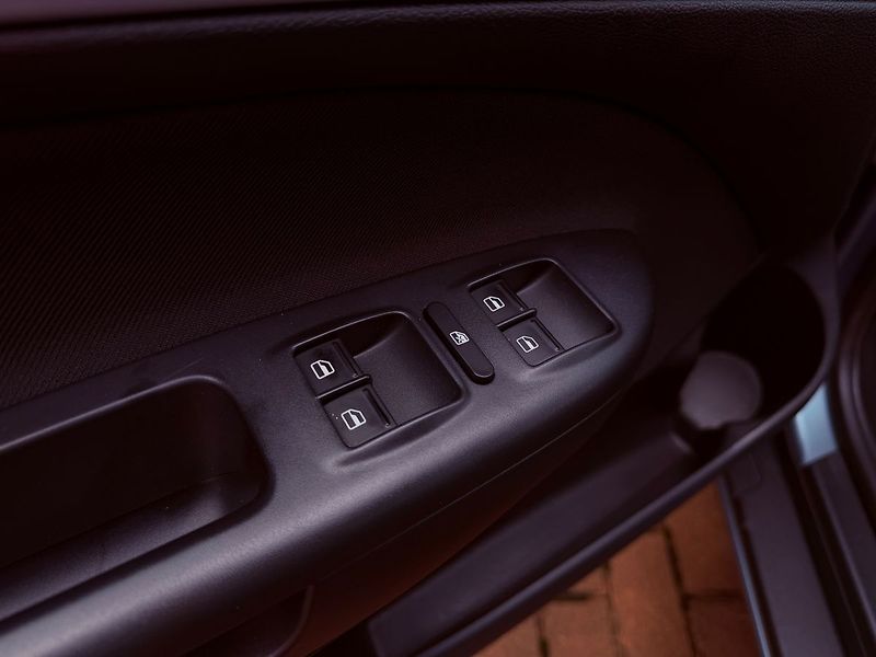 Škoda Octavia 1.4 TSi Elegance, Serviska - fotka 12 z 33
