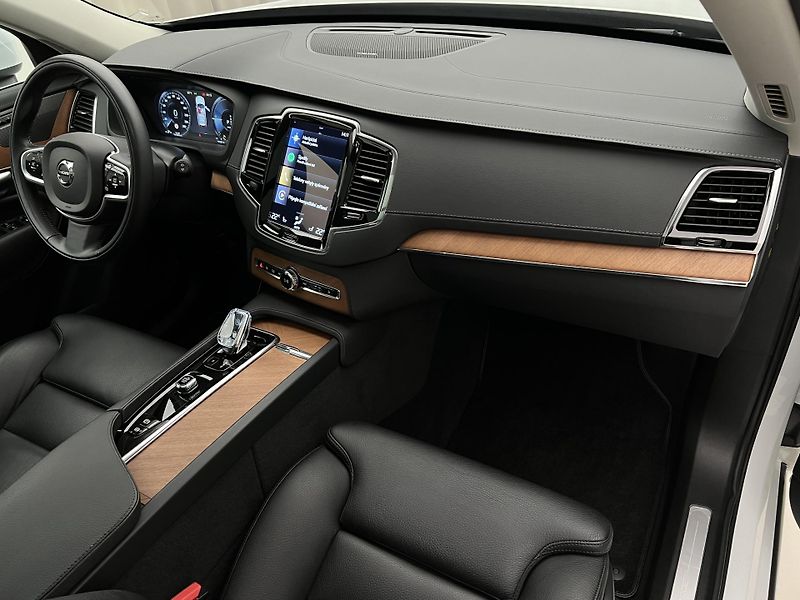 Volvo XC90 T8 AWD INSCRIPTION 7 MÍST AUT - fotka 25 z 49
