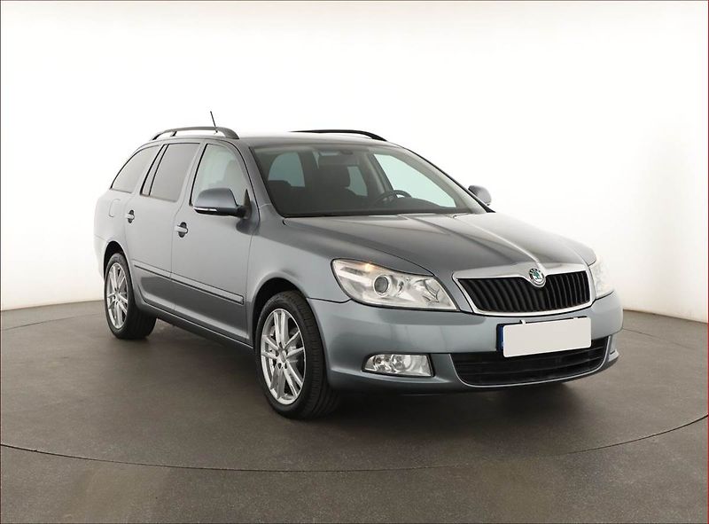 Škoda Octavia (2012) 1.6 TDI, Automat, Tempomat - fotografie inzerátu