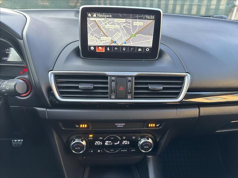 Mazda 3 2,0 G120 - fotka 16 z 22