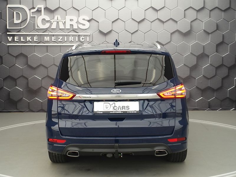 Ford S-MAX 140 kW, Titanium, REZERVOVÁNO - fotka 4 z 44