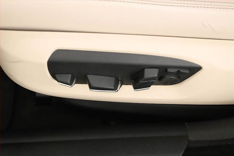 Citroën C4 Picasso (2016) 1.6 BlueHDi, 7 míst, Navi - fotka 22 z 24