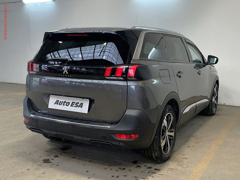 Peugeot 5008 (2019) 1.5 HDi, Crossway, LED, panor - fotka 4 z 17