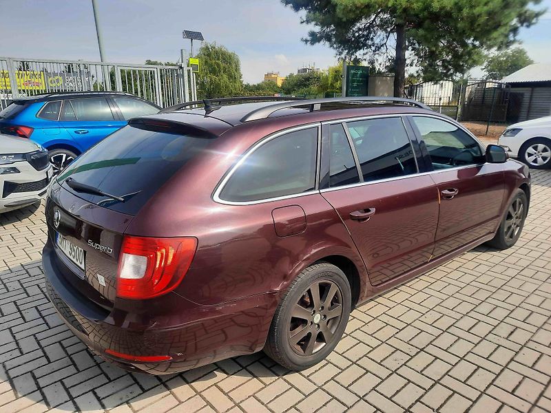 Škoda Superb (2010) 2.0 TDI MECHATRONIKA ZÁVADA - fotka 3 z 8