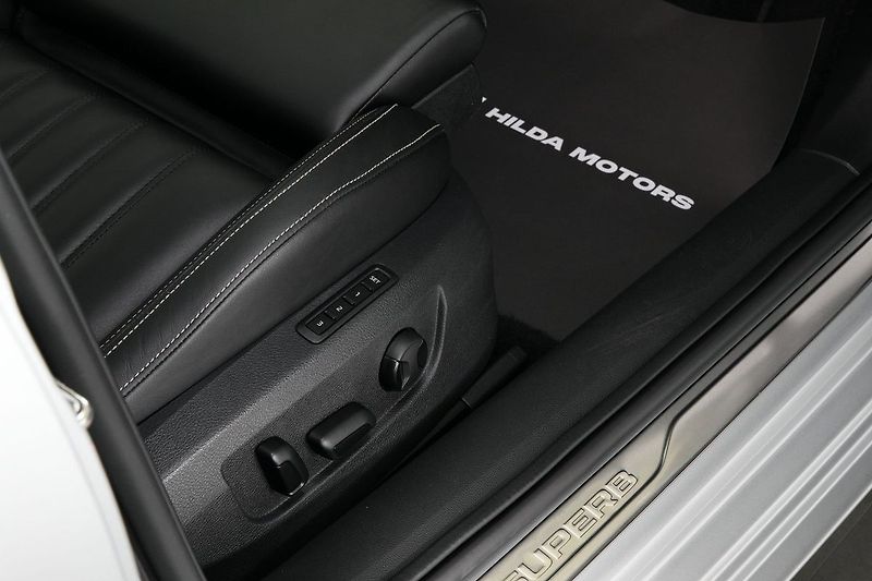 Škoda Superb 2.0TDI 147kW 4x4 DSG L&K Tažné - fotka 20 z 44