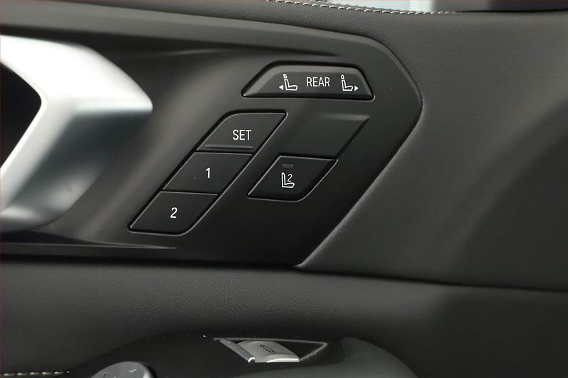 BMW X7 (2024) M60i - fotka 11 z 23