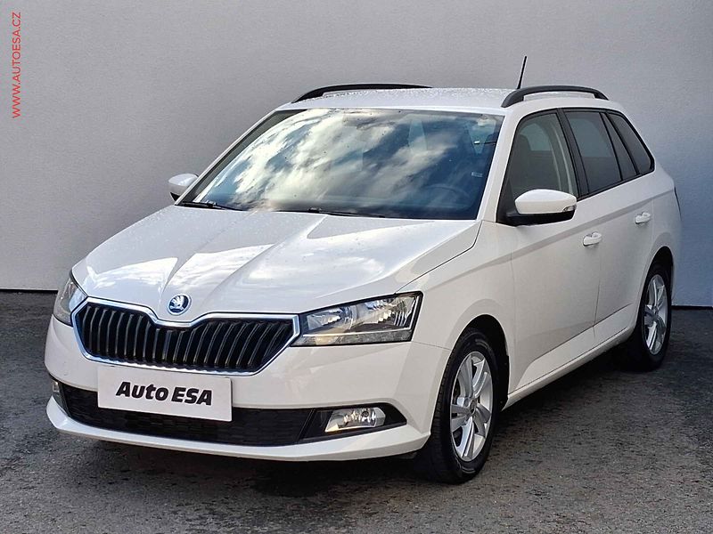 Škoda Fabia (2023) 1.0 TSi, 2.maj,ČR, Ambition - fotka 3 z 17