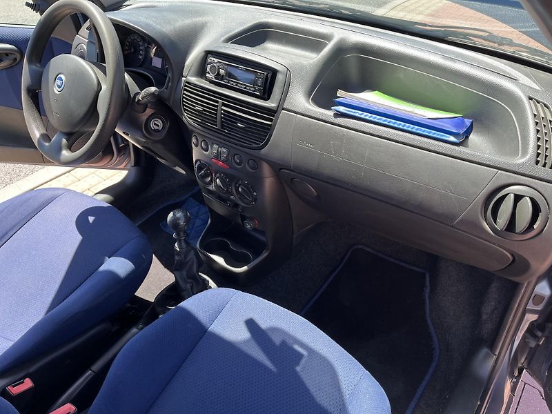 Fiat Punto 1.2 8V ČR - fotka 14 z 23