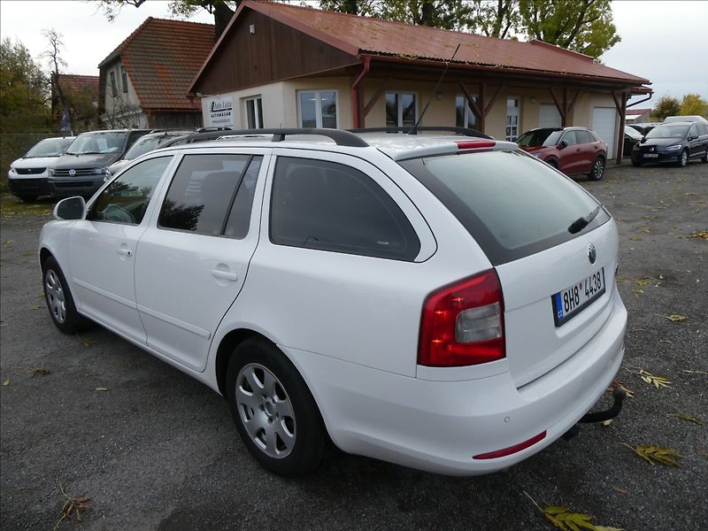 Škoda Octavia 1,6 TDi 77kW 2x kola, závěs - fotka 6 z 30