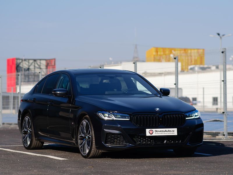 BMW Řada 5 M550i xDrive, DPH, SEDAN - fotka 4 z 46