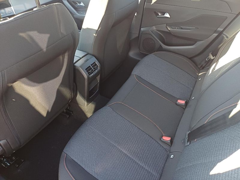 Peugeot 308 (2026) SW STYLE Hybrid 145 e-DCS6 - fotka 14 z 25