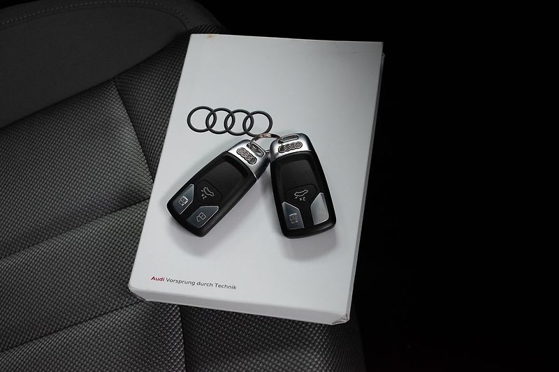 Audi A4 2.0 TDI KAMERA*ACC*VIRTUAL*DPH - fotka 34 z 42