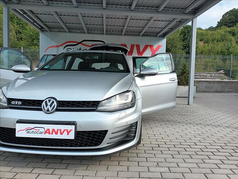 Volkswagen Golf 2,0 TDI,GTD,135KW,NAVI,XENON - fotka 35 z 50