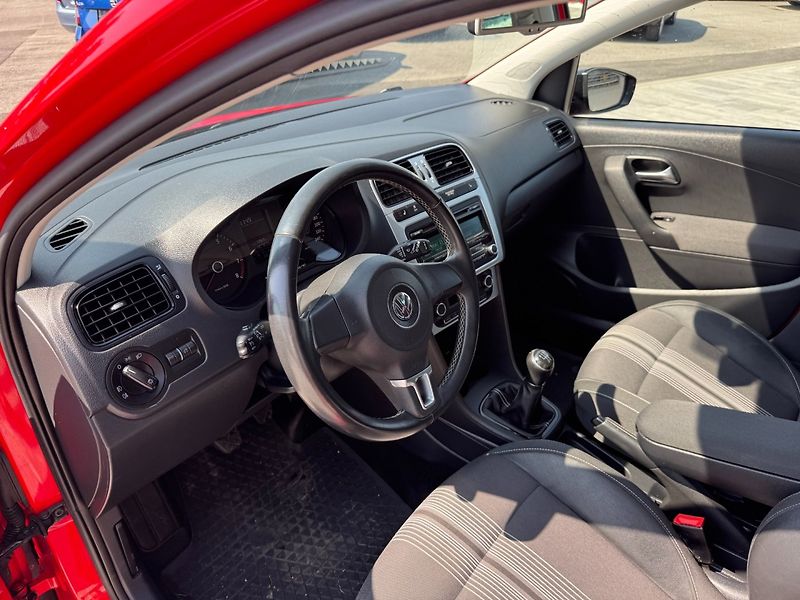 Volkswagen Polo (2012) 1.2 TSI MATCH 66kW - fotka 11 z 42
