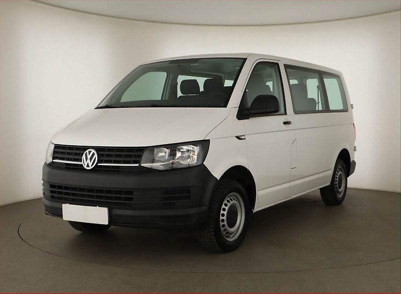 Volkswagen Transporter (2018) 2.0 TDI, Bus, 6Míst, ČR, 1Maj - fotka 2 z 14