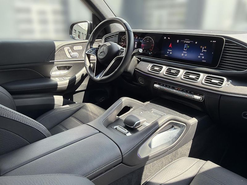 Mercedes-Benz GLE 300d 4M - fotka 12 z 16