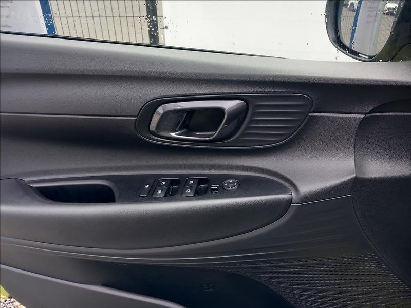 Hyundai i20 1,0 TGDI SMART CLIMATE - fotka 16 z 18