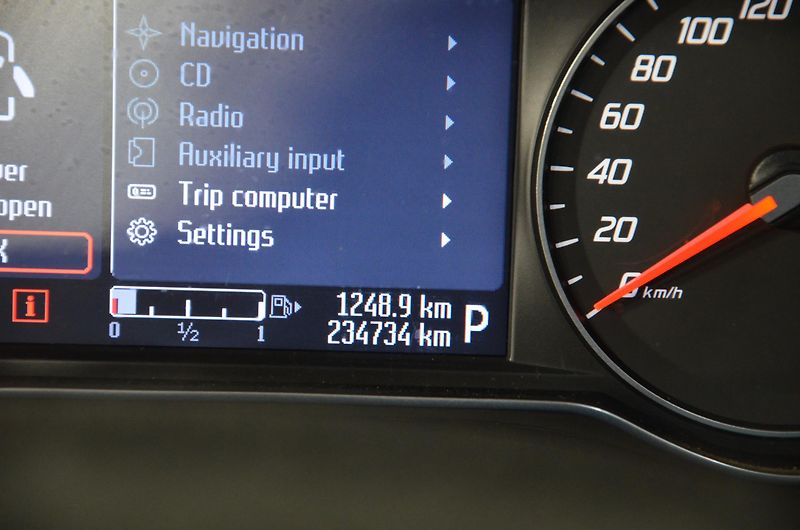 Ford Mondeo (2011) 2.0 TDCi - fotka 13 z 20