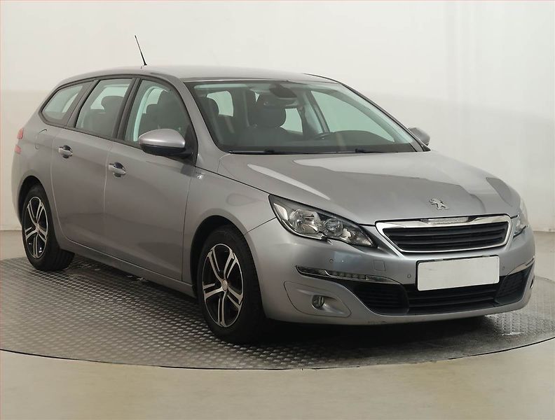 Peugeot 308 (2017) 1.2 PureTech, Navi, Tempomat - fotografie inzerátu