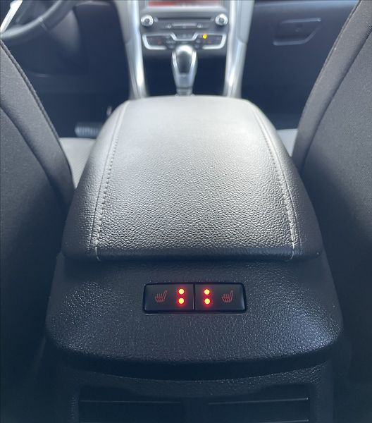 Ford Mondeo 2,0 TDCi,110kW,TITANIUM,serv.k - fotka 27 z 28
