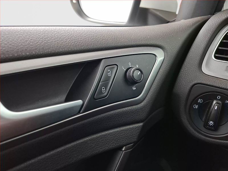 Volkswagen Golf (2013) 1.2 TSI - fotka 16 z 16