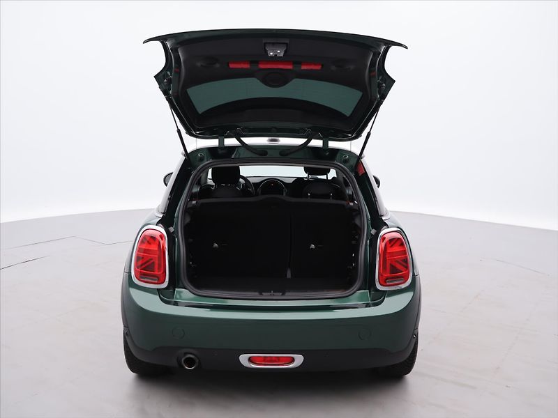 Mini Cooper 1,5 TURBO CZ ORIG ALU AUT KLIM - fotka 9 z 27