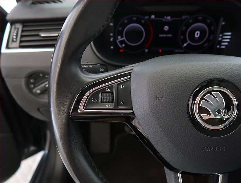 Škoda Octavia (2018) Style 1.6 TDI, Navi, Tempomat - fotka 17 z 24