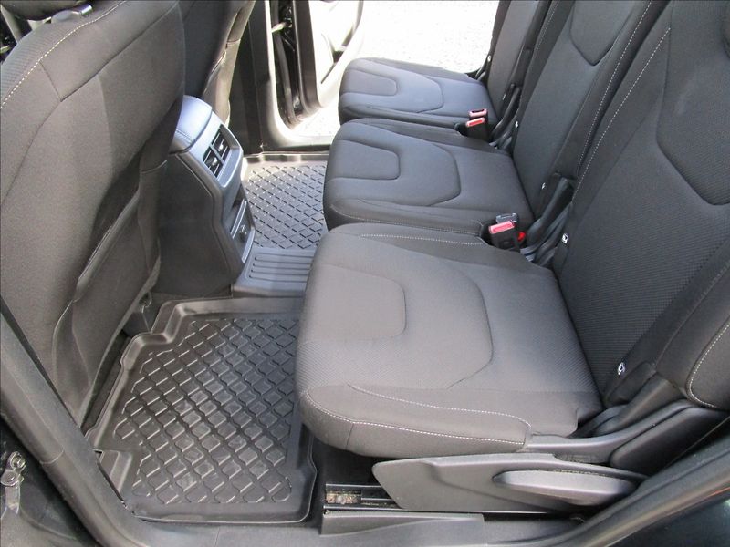 Ford S-MAX 1.5 EcoBoost, aut. klima, LED - fotka 30 z 44