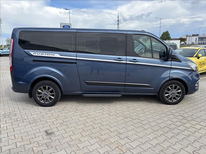 Ford Tourneo Custom 2,0 EcoBlue 125kW L2 - fotka 6 z 38