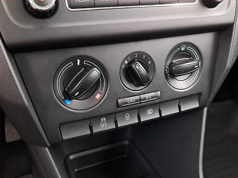 Škoda Rapid (2015) Ambition 1.6 TDI - fotka 16 z 16