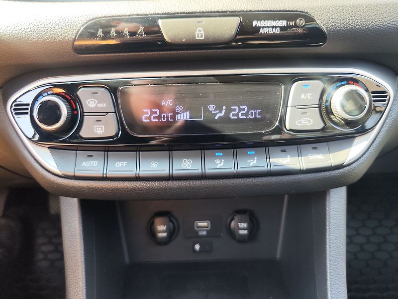 Hyundai i30 1.5 T-GDI/117kW Smart Navi - fotka 29 z 34