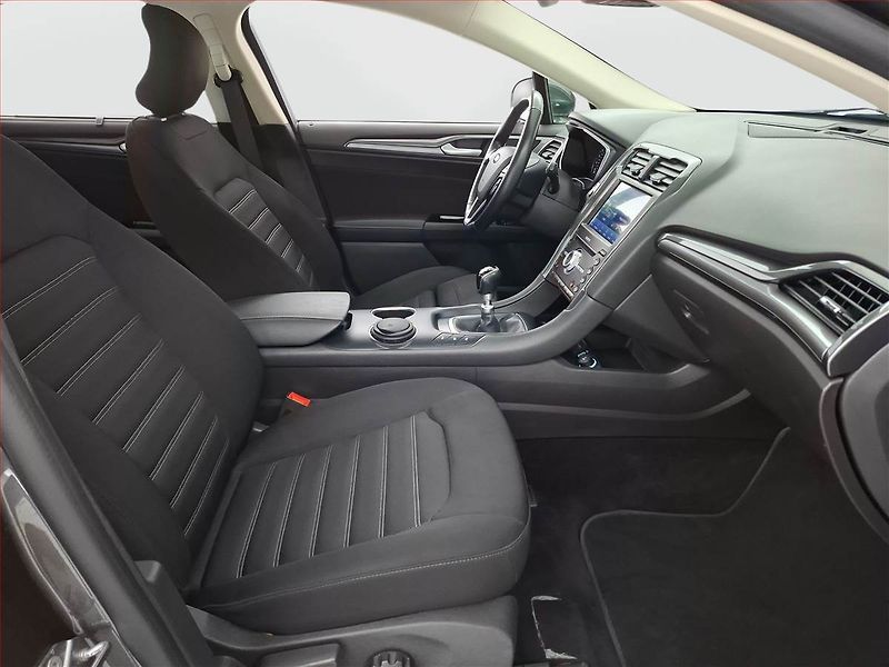 Ford Mondeo (2020) 2.0 EcoBlue, Navi, Tempomat - fotka 9 z 21