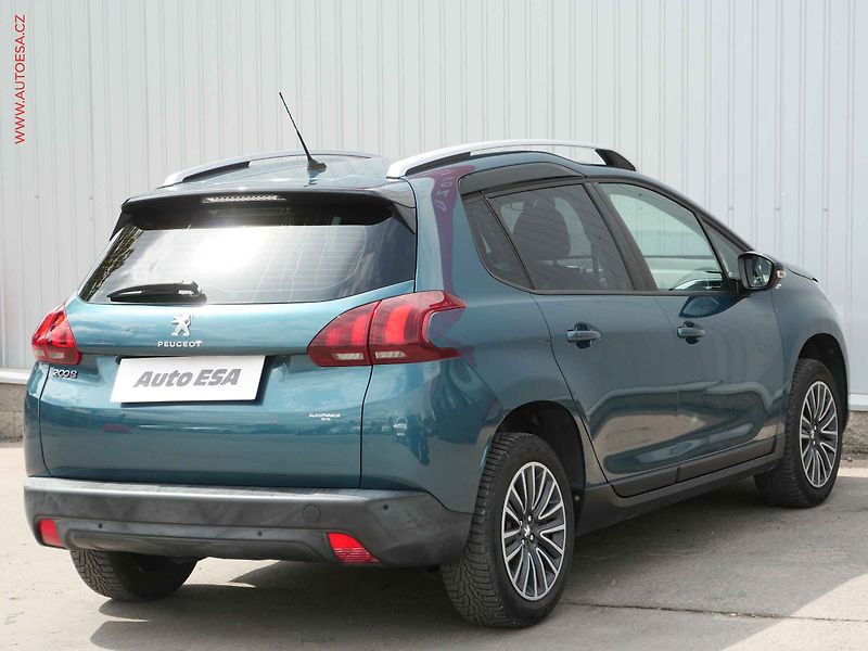Peugeot 2008 (2019) 1.2 PT, 1.maj,ČR, Active - fotka 4 z 22