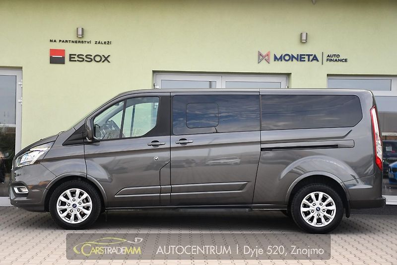 Ford Tourneo Custom 2.0EcoBlue 8.MÍST TITANIUM - fotka 2 z 43