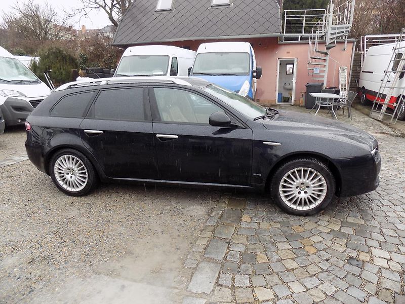 Alfa Romeo 159 3,2 JTS 191 KW  Q4 SPORTWAGON - fotka 7 z 40