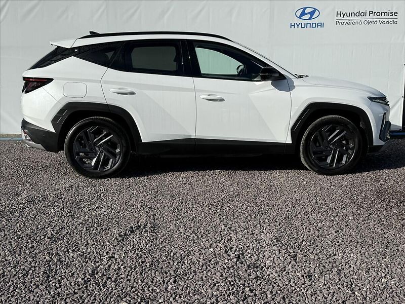Hyundai Tucson 1,6 T-GDI PHEV 20 YEARS LUXURY - fotka 24 z 26