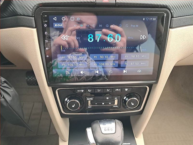 Škoda Superb (2011) Elegance 2.0 TDI, Automat - fotka 12 z 17