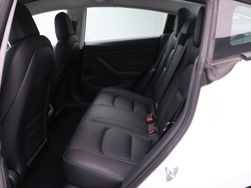 Tesla Model 3 Long Range 79kWh DPH - fotka 14 z 30