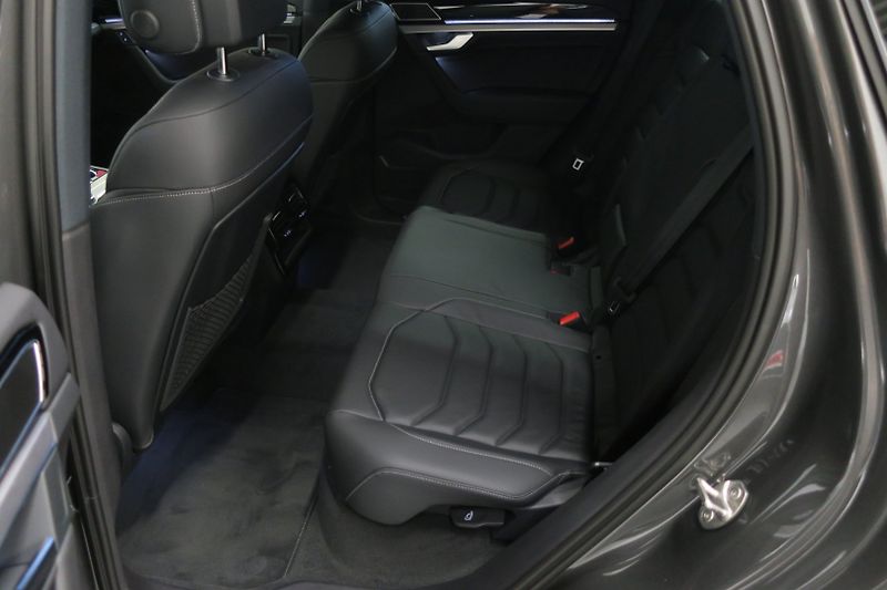 Volkswagen Touareg (2024) R-Line 3,0TDI 210kW Nez. top. - fotka 38 z 42