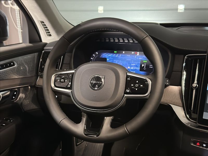 Volvo XC90 (2026) 2,0 T8  Ultra Dark - fotka 25 z 41
