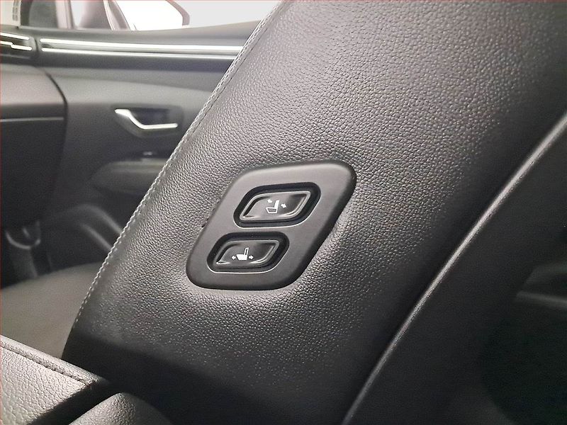 Hyundai Tucson (2021) 1.6 T-GDI 48V MHEV - fotka 21 z 27