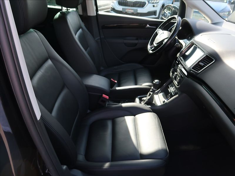 Volkswagen Sharan 2,0 TDi,110kW,7míst,tažné - fotka 13 z 32