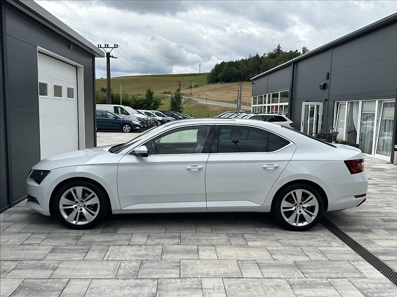 Škoda Superb 1,4 TSI 150PS  Style Plus 4x4 - fotka 11 z 58