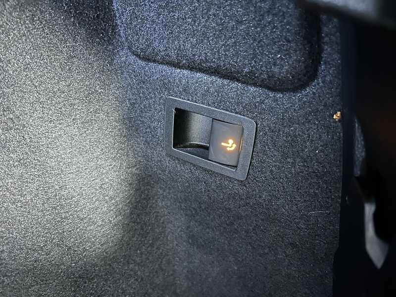 Škoda Karoq (2018) 1.6TDi Style Plus LED NAVI TZ - fotka 24 z 32